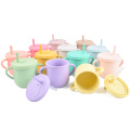 No Spill Kleinkinder Nontoxi Super Soft Water Oem Baby Training Griff Silikonbecher mit Deckel und Strohhalm